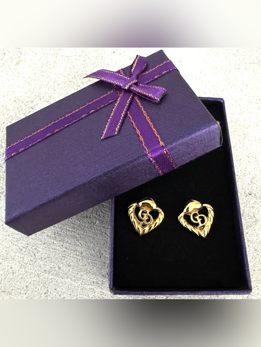 CHRISTIAN DIOR Vintage Germany Gold Tone Heart CD Clip Earrings EUC - Picture 7 of 7